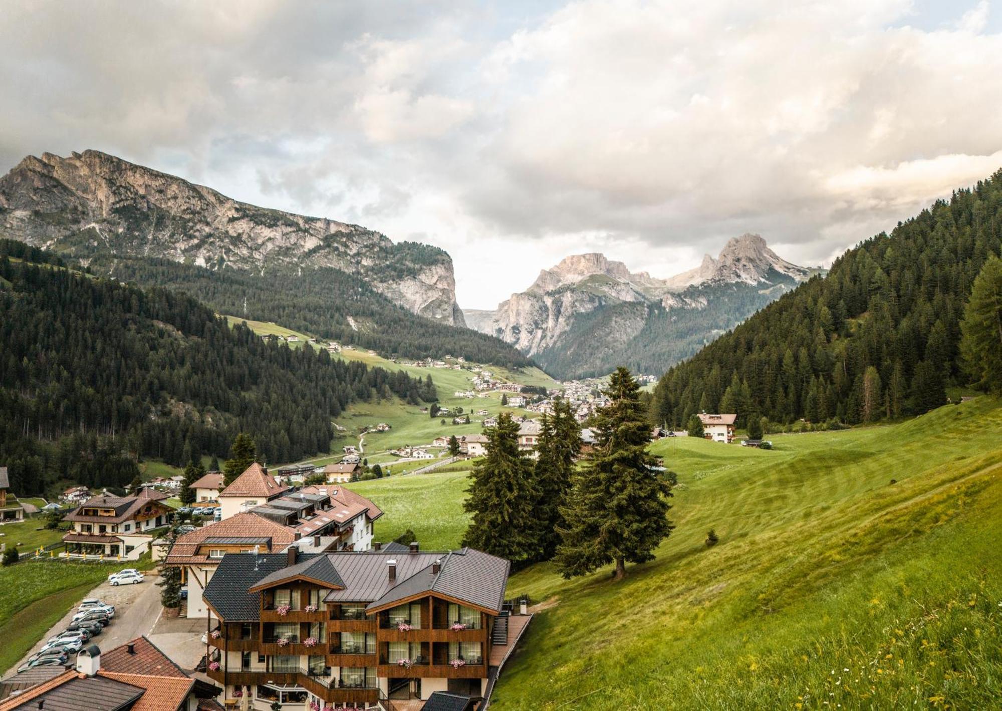 Hotel Belaval Selva di Val Gardena Esterno foto